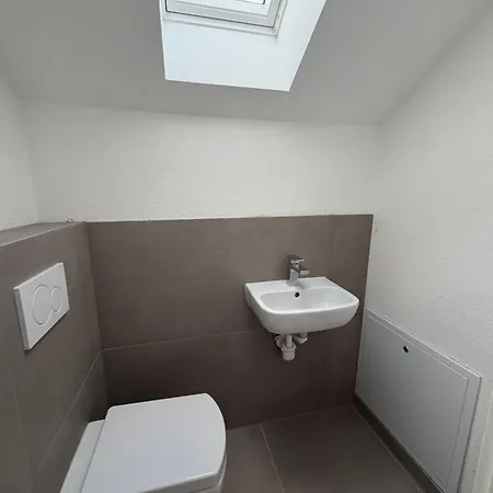 Moderne 4-zimmer-wohnung Mit Balkon, Fernblick, Parkplatz, Wlan, Einbaukueche, Bad & Gaeste-wc * Grafenau (Bavaria)